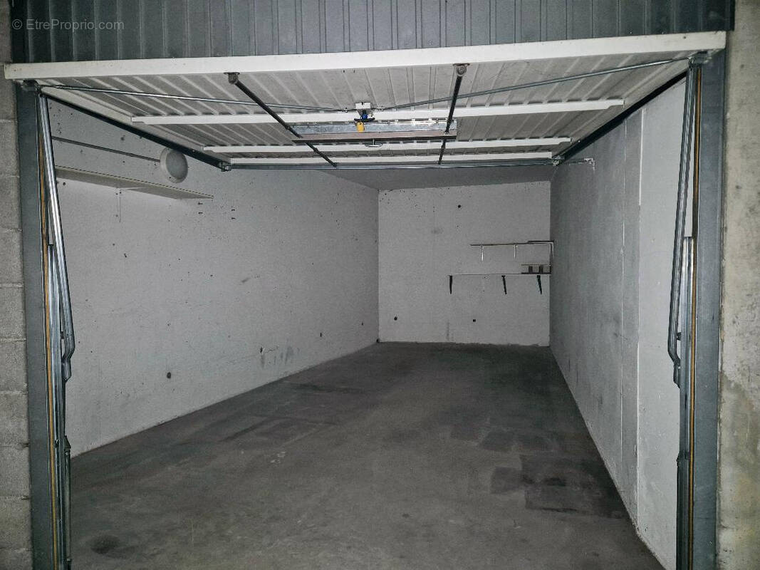 Parking à LA GRANDE-MOTTE