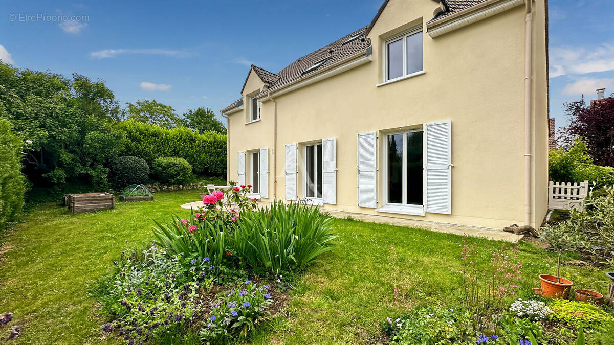 Maison à COURDIMANCHE