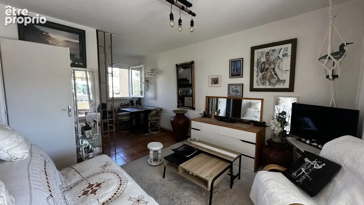 Appartement de type T2 à  Bormes les Mimosas à vendre avec une place de parking. - photo 2