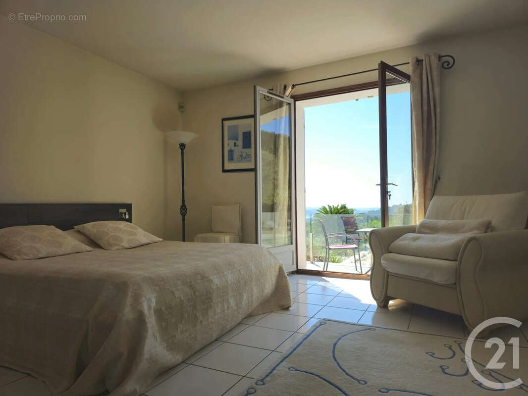 Maison à LA CADIERE-D'AZUR