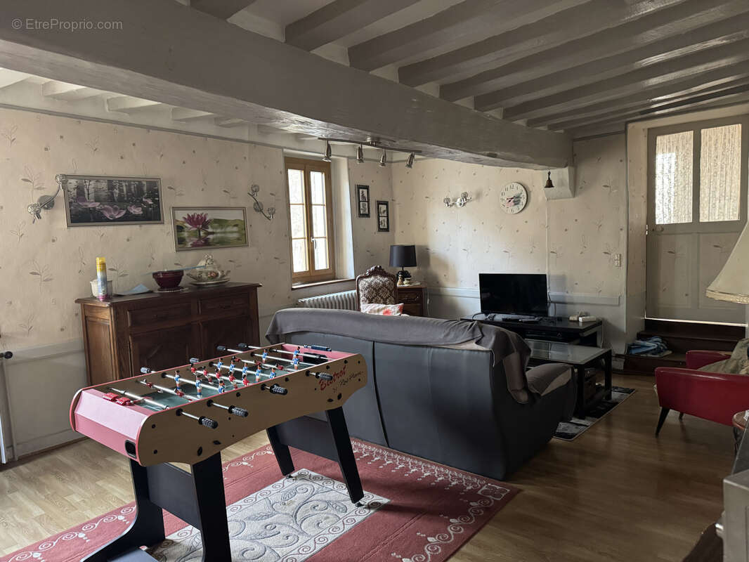 Maison à BELLOU-LE-TRICHARD