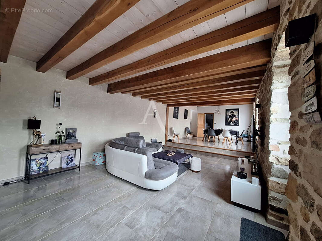 Maison à LE CHATELET-EN-BRIE