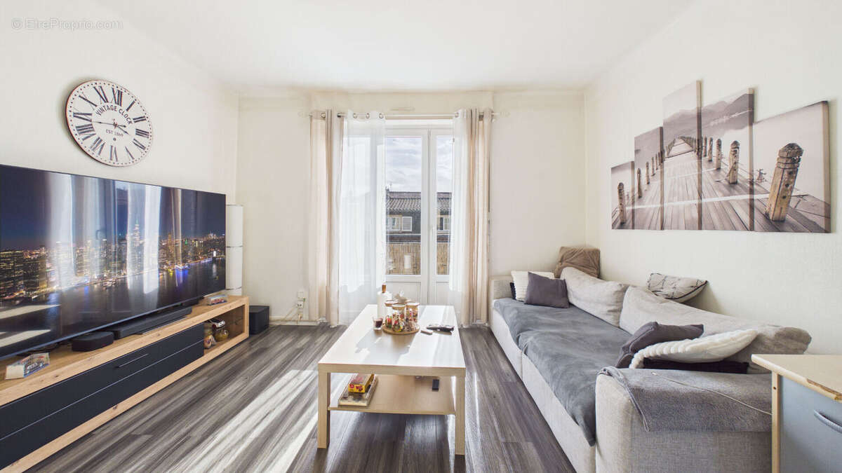 Appartement à ARS-SUR-MOSELLE