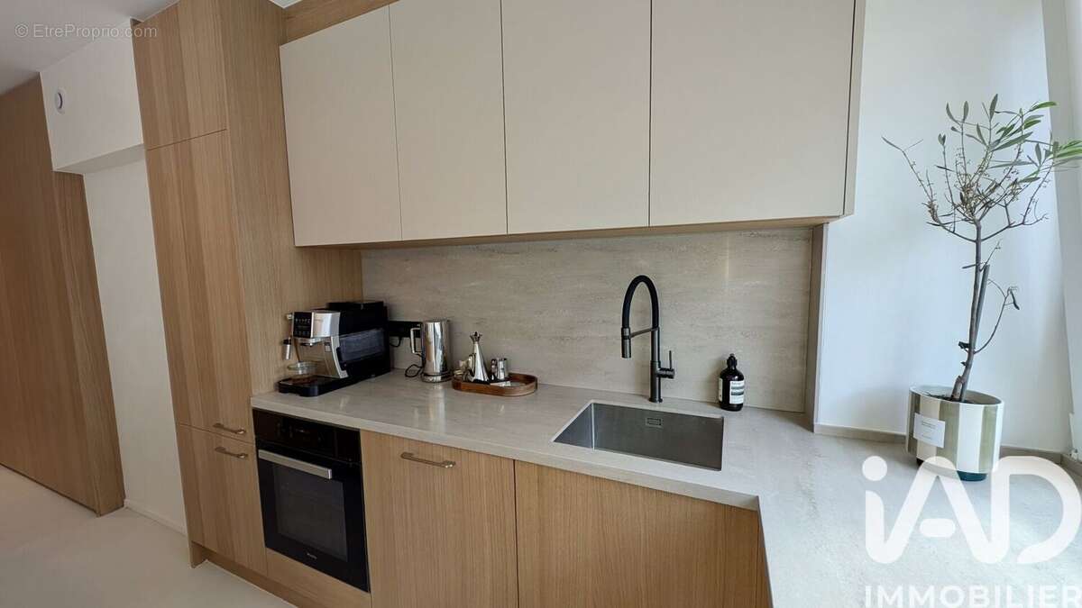 Photo 4 - Appartement à COURBEVOIE