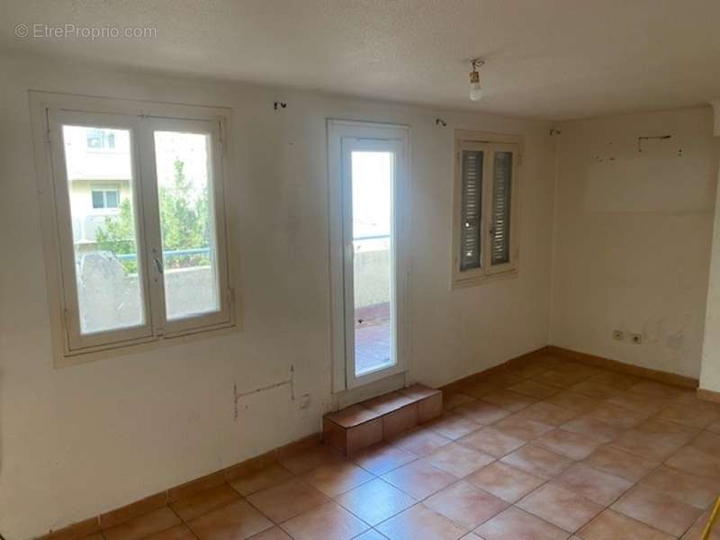 Appartement à MARSEILLE-3E