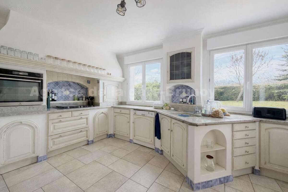 ChatGPT Image 9 févr - Maison à VARENNES-JARCY