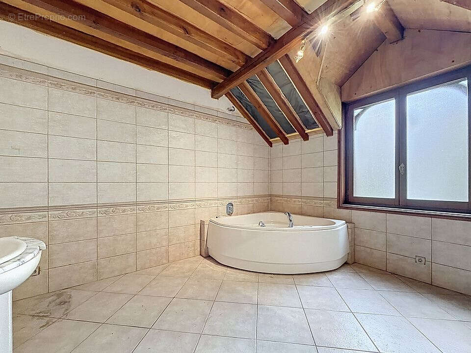 Maison de caractère avec grange   Grange-l’Évêque, aux portes de Troyes - photo 6