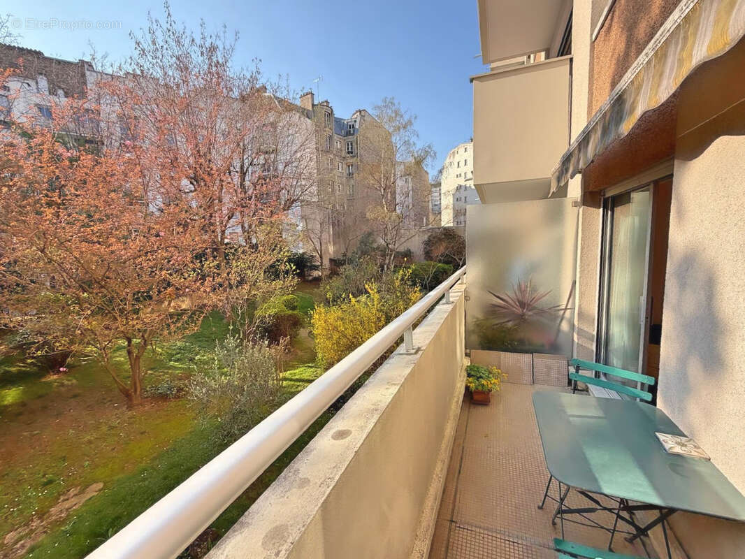 Appartement à PARIS-11E