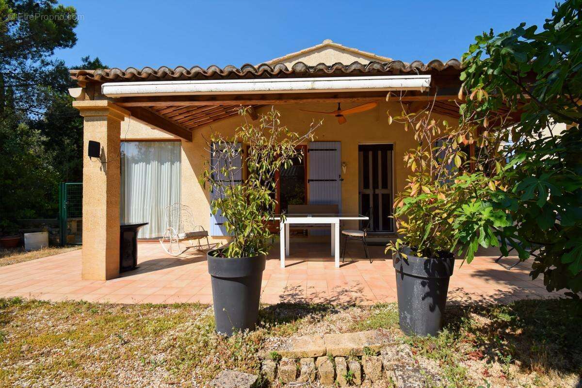 Maison à VERS-PONT-DU-GARD