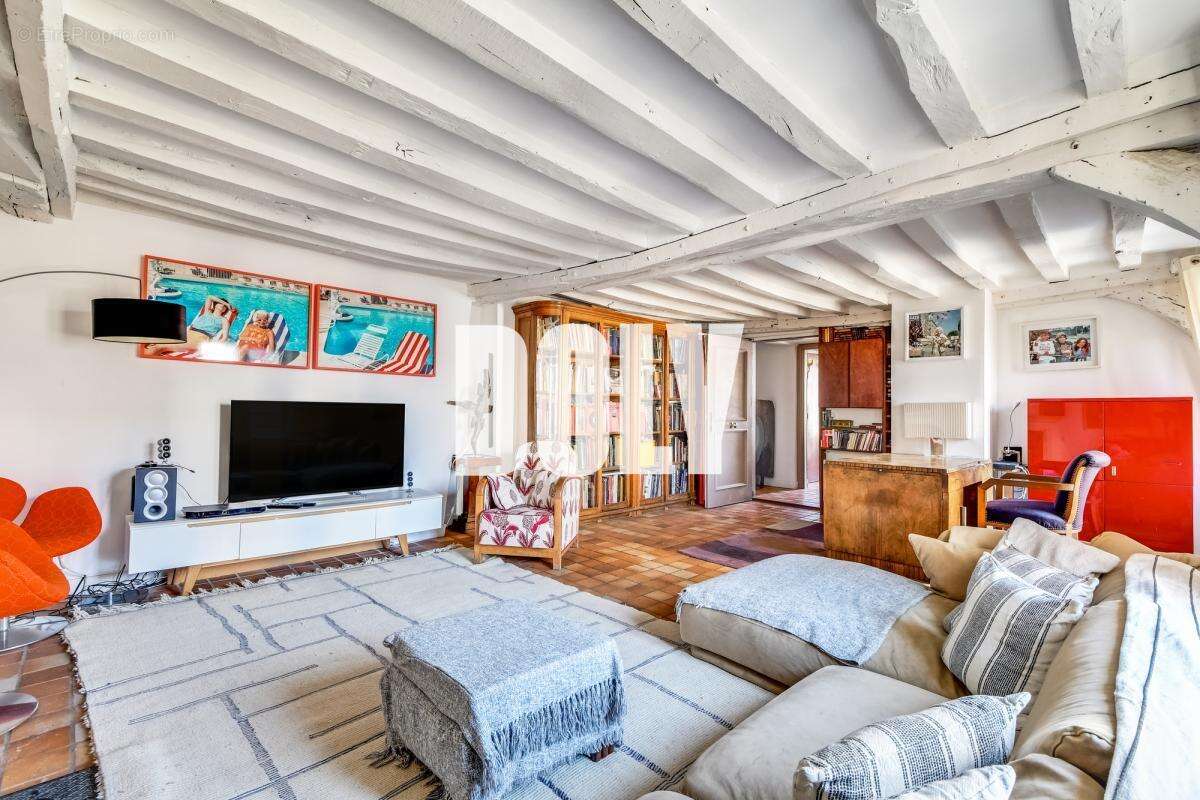 Appartement à PARIS-1E