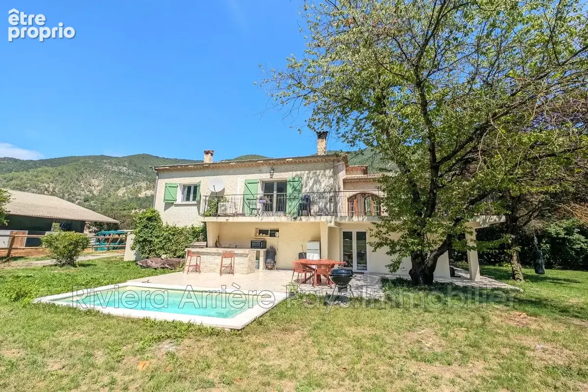 Maison à ENTREVAUX