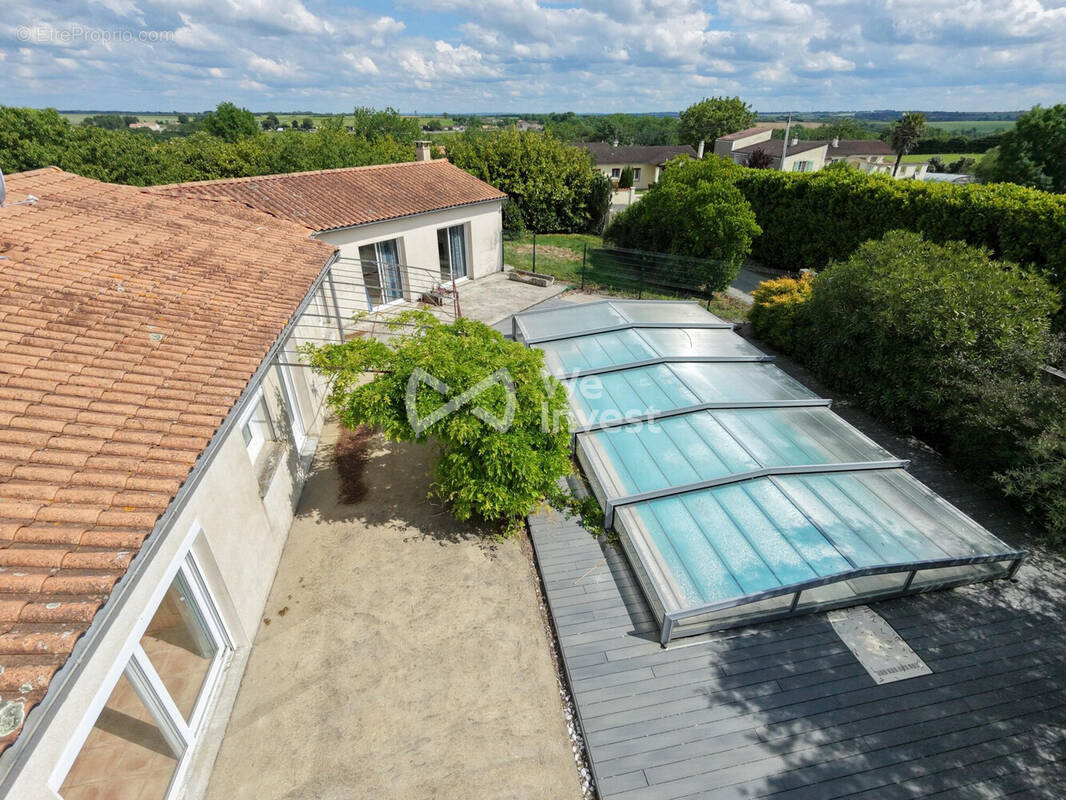 Maison à SAINTE-OUENNE