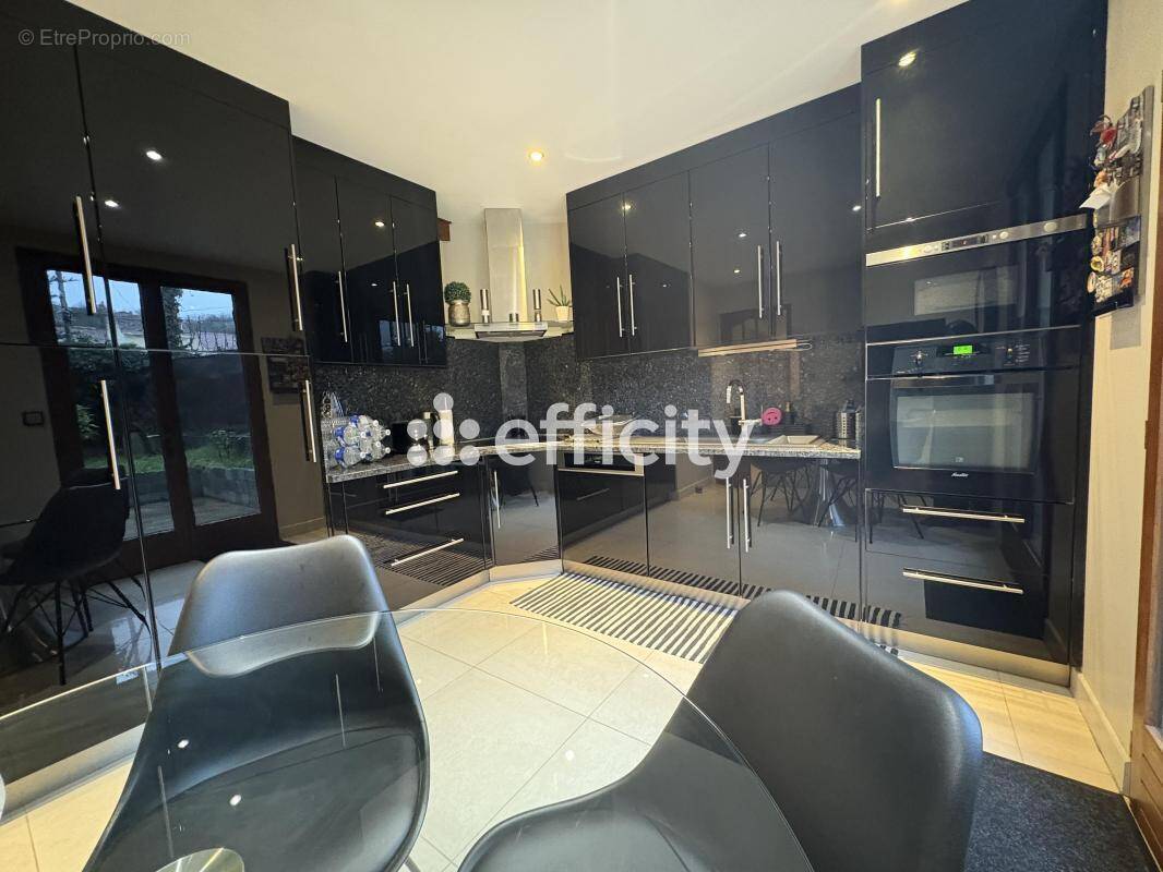 Maison à MONTIGNY-LES-CORMEILLES