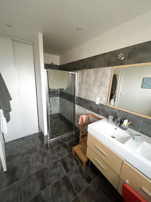 Maison à SAINT-FELIX-DE-RIEUTORD