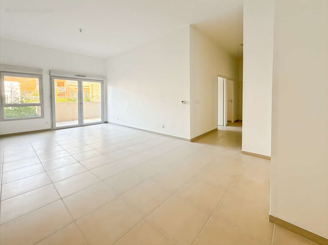 Appartement T3 avec terrasse et jardin plein sud - photo 4