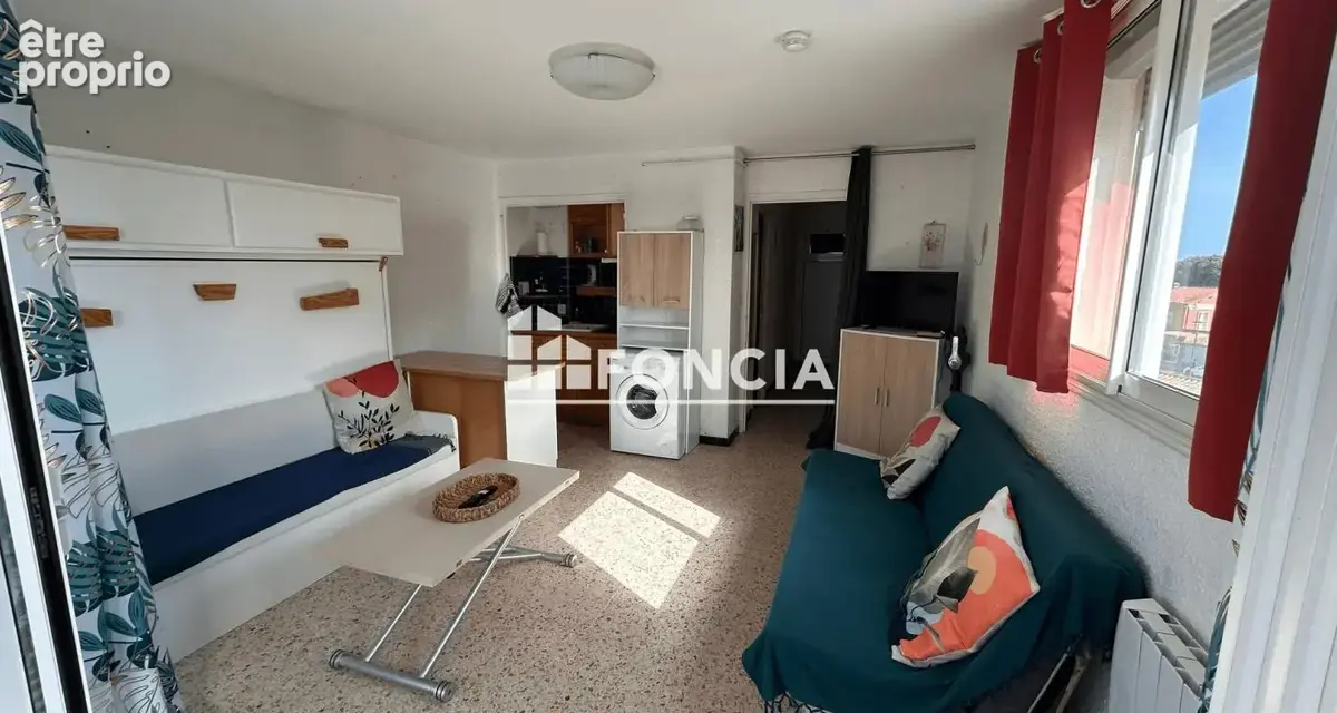 Grand studio 4 couchages vue Marina . Ravalement Récent - photo 4