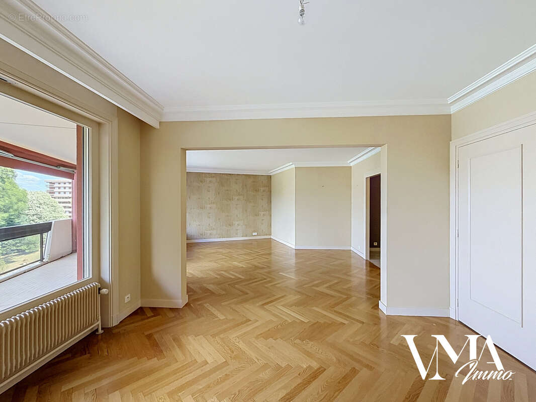 Écully Centre   Appartement de 145 m2 avec terrasse, parc, piscine et tennis - photo 6