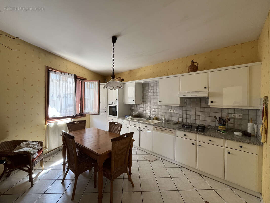 Maison à CEYZERIAT
