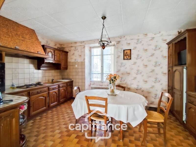 Maison à BESSE-SUR-BRAYE