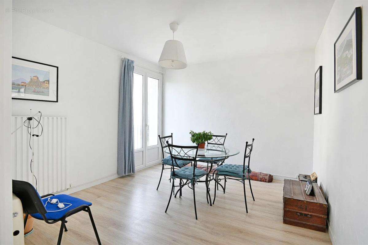 Appartement de 4 pièces de 87 m² à Nîmes - photo 3