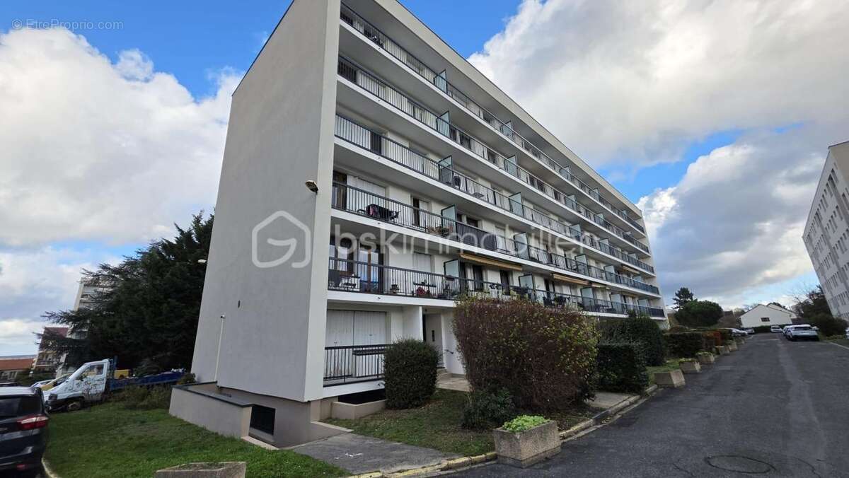 Appartement à CORBEIL-ESSONNES