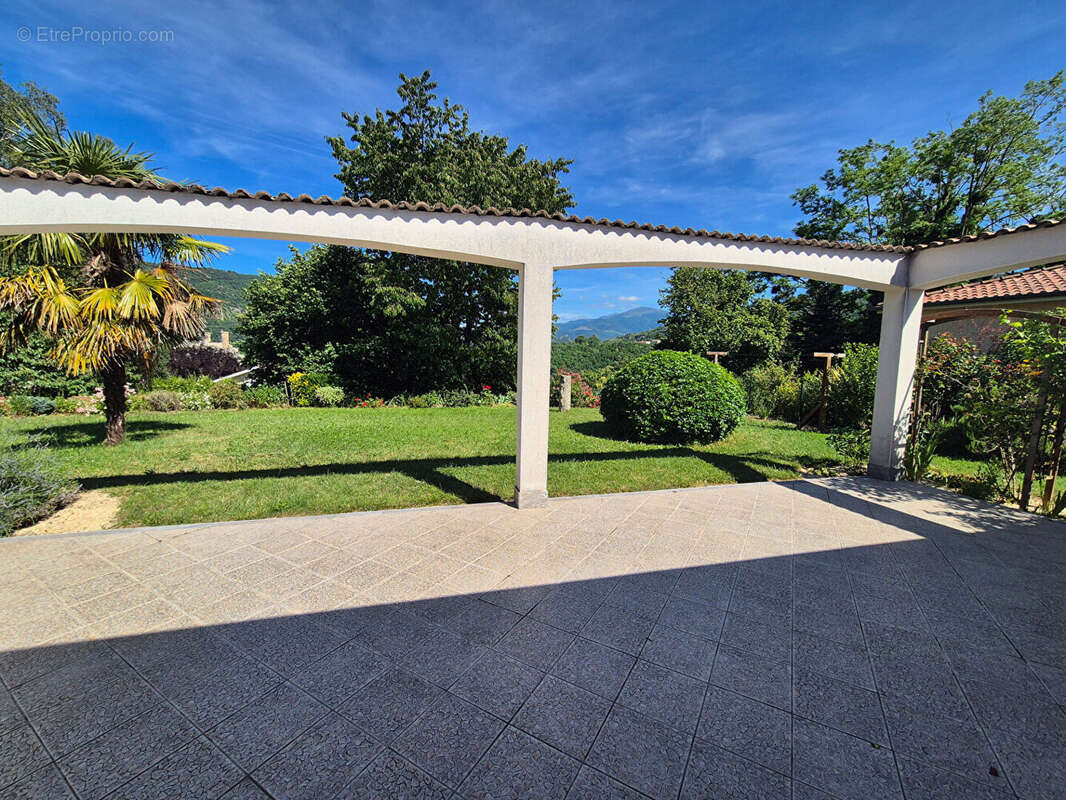 Foix.Maison T 5 de 145 m2 plain pied avec terrain de 801 m² - photo 16