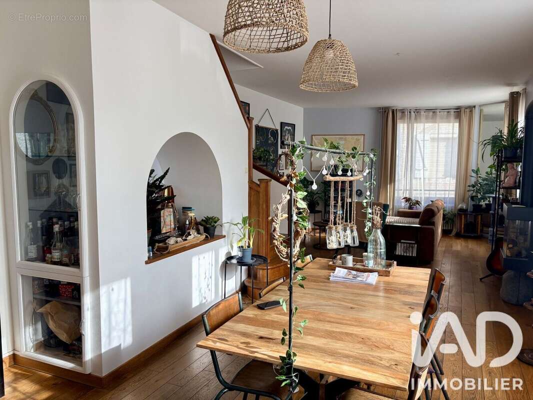 Maison 133 m² à Mehun-Sur-Yevre  - photo 7