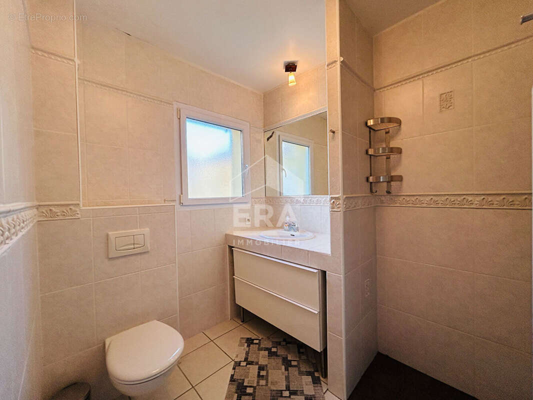 Maison à VILLECOMTAL-SUR-ARROS