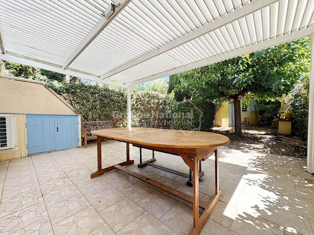 Appartement T2 avec jardin privatif  - Résidence avec piscine - Eyguières - photo 3
