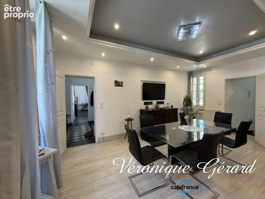 Belle maison en pierre de taille de 252 m², 7 chambres, combles aménageables, jardin paysager,3 garages - photo 23