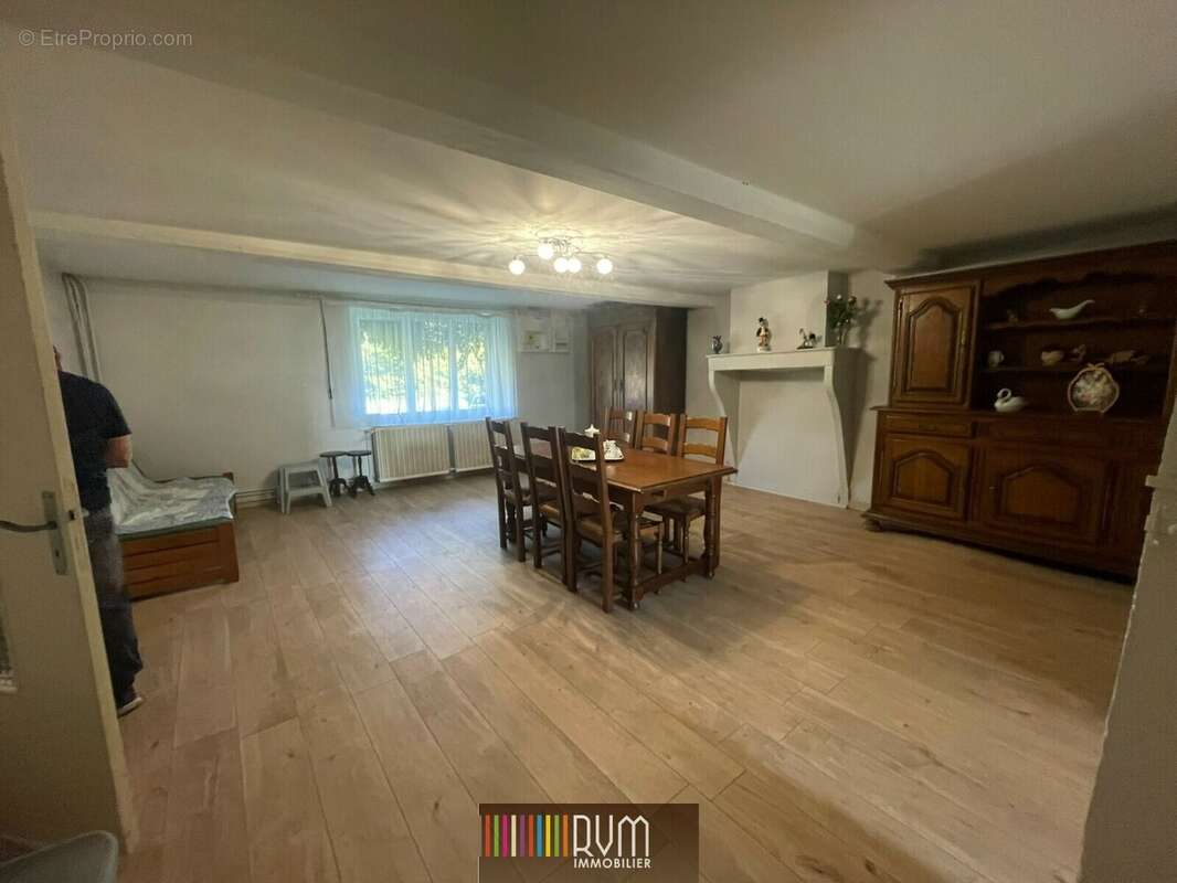 Maison à SAINT-ETIENNE-DU-BOIS