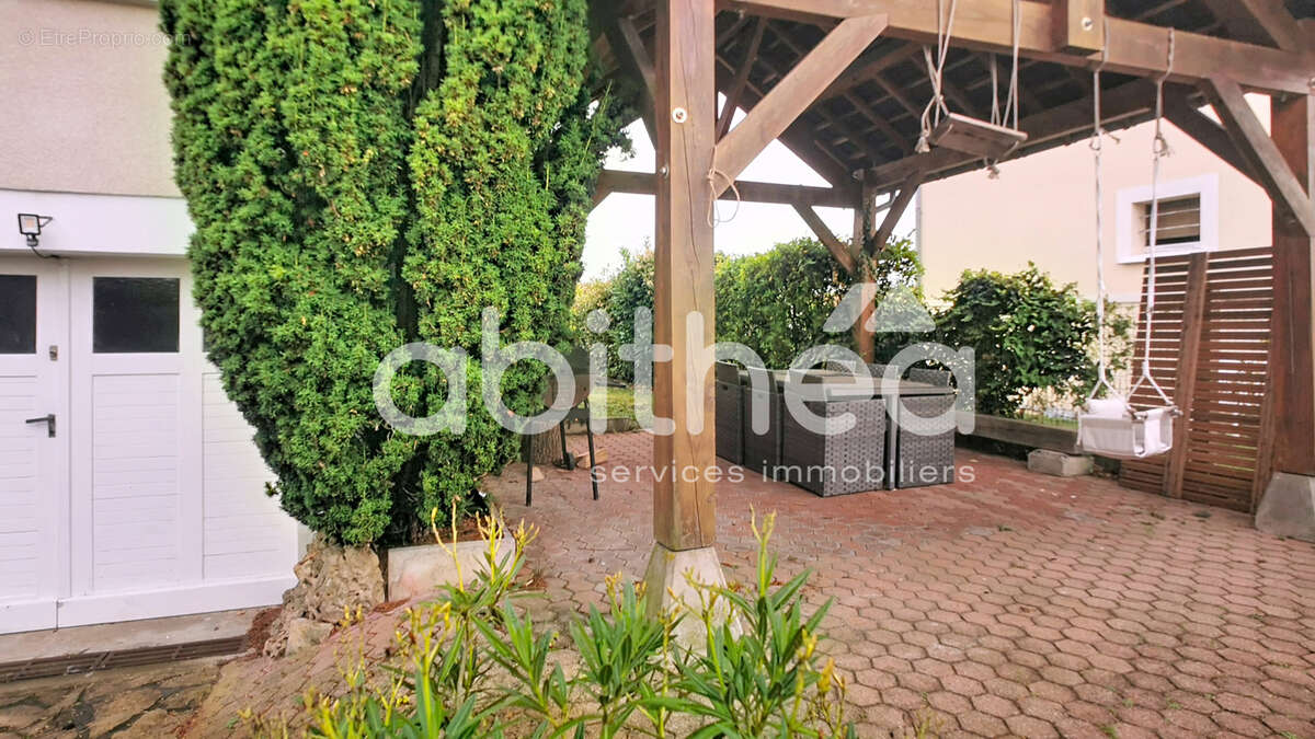 Maison à SAINT-PARRES-AUX-TERTRES