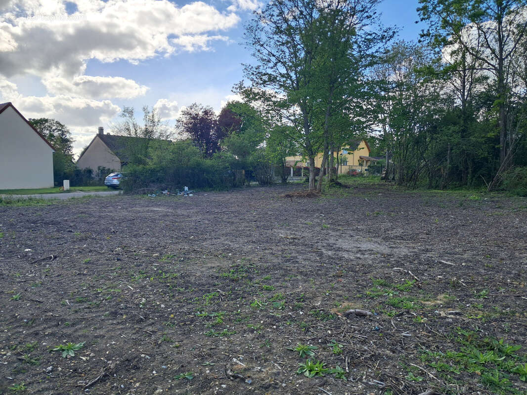 Terrain à GARANCIERES