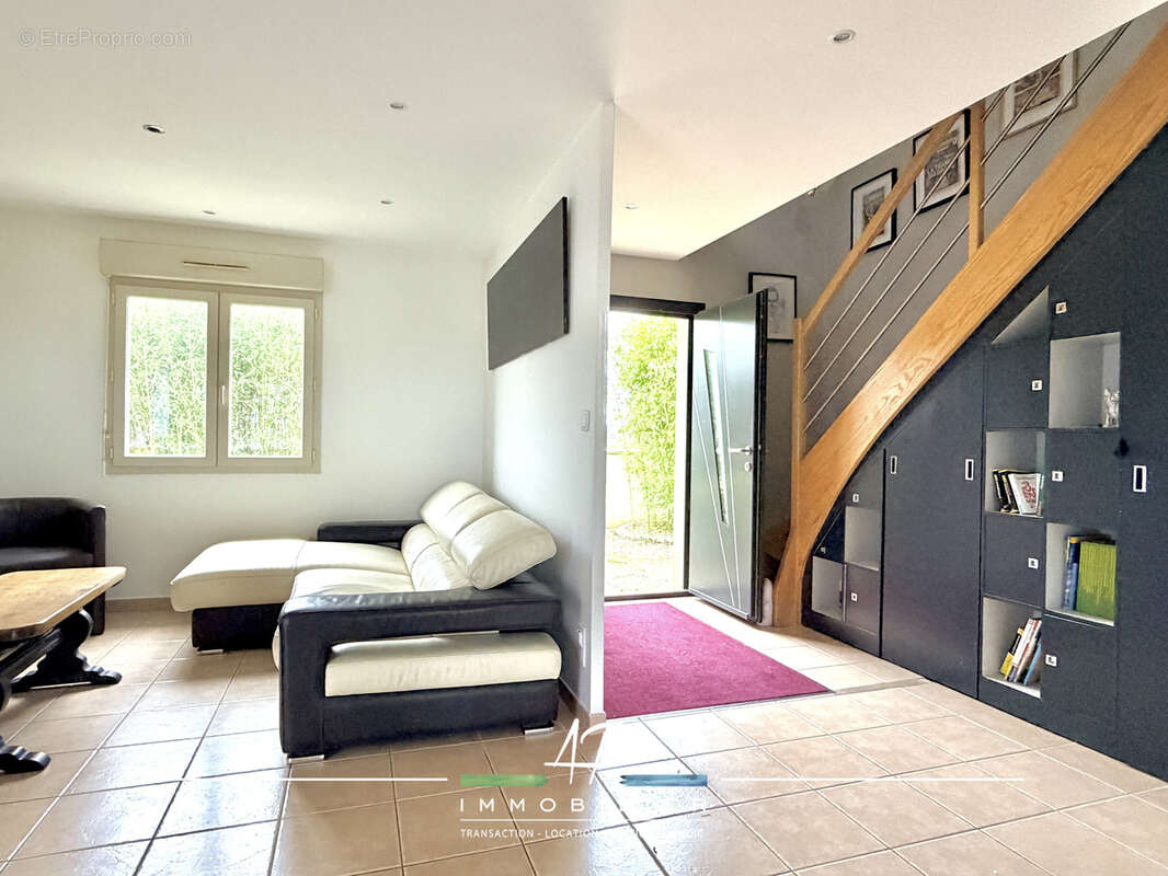 Maison à SAINT-JULIEN