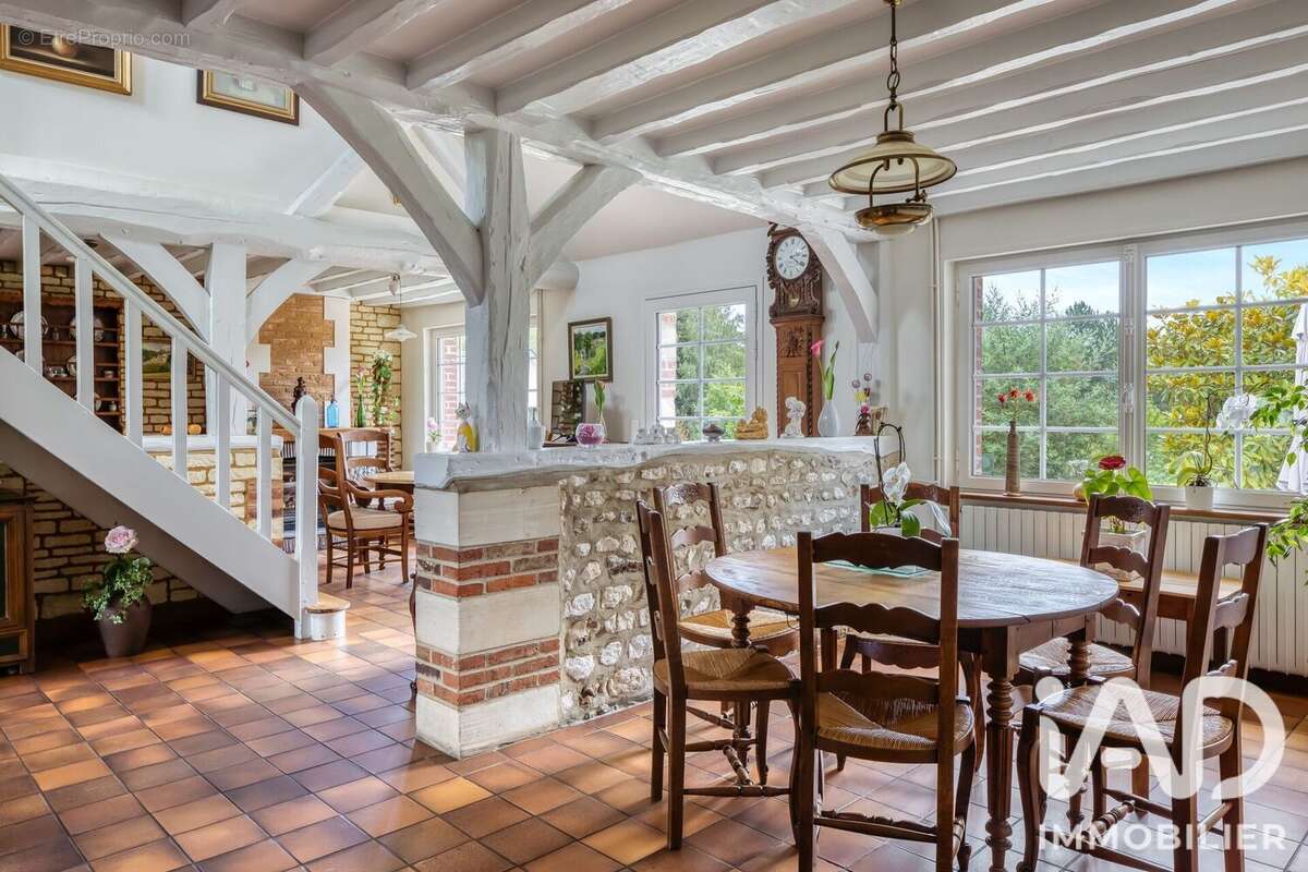 Maison 175 m² à Saint-Martin-De-Boscherville  - photo 6