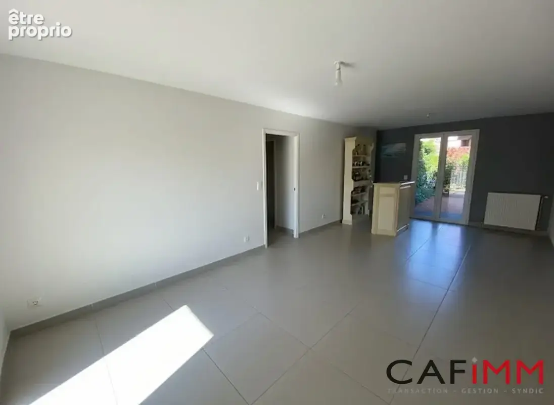 Maison 92 m² à Civrieux  - photo 7