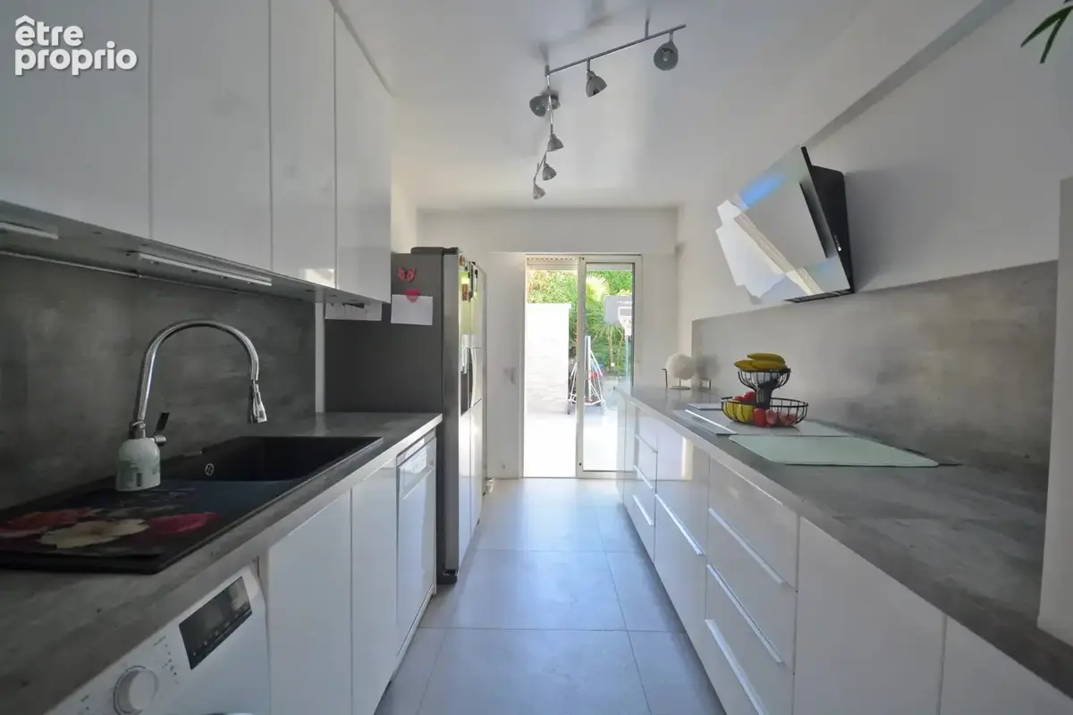 Appartement 4 pièces 130 m² à vendre à Le Cannet (06110) - photo 8