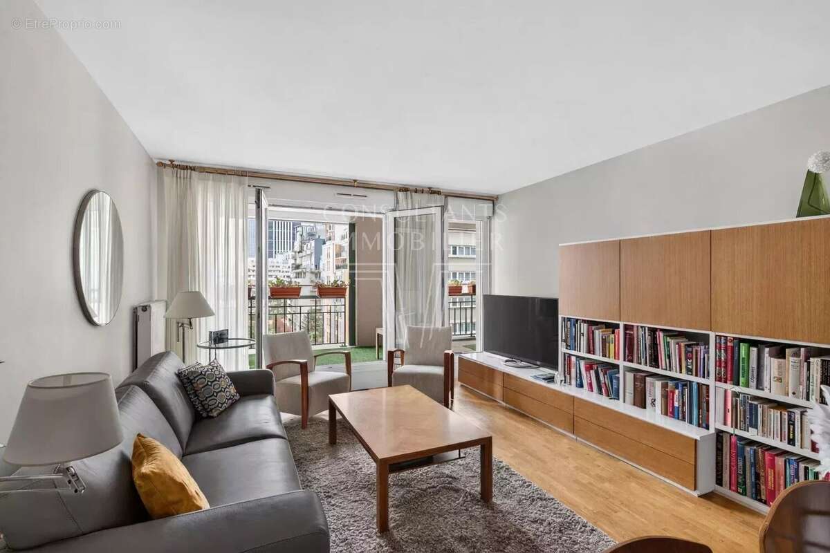 Appartement à COURBEVOIE
