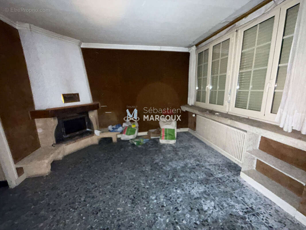 Maison à SAINT-BONNET-LE-COURREAU