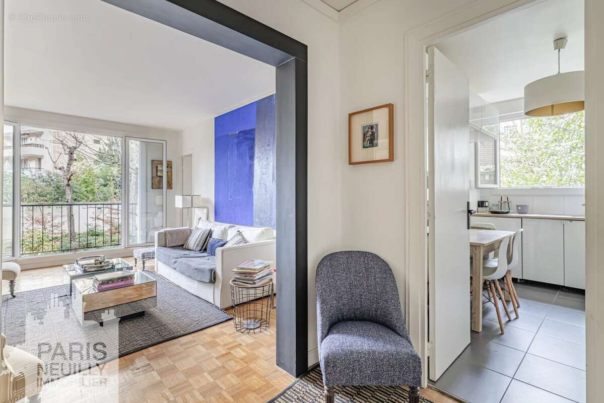 Appartement à PARIS-16E