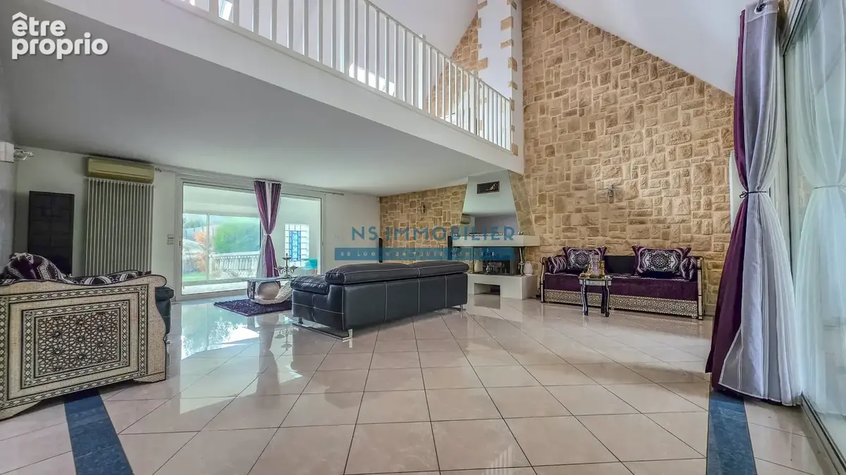 Maison d'exception 221m2 + Terrain 1091m2 + Garage - photo 2