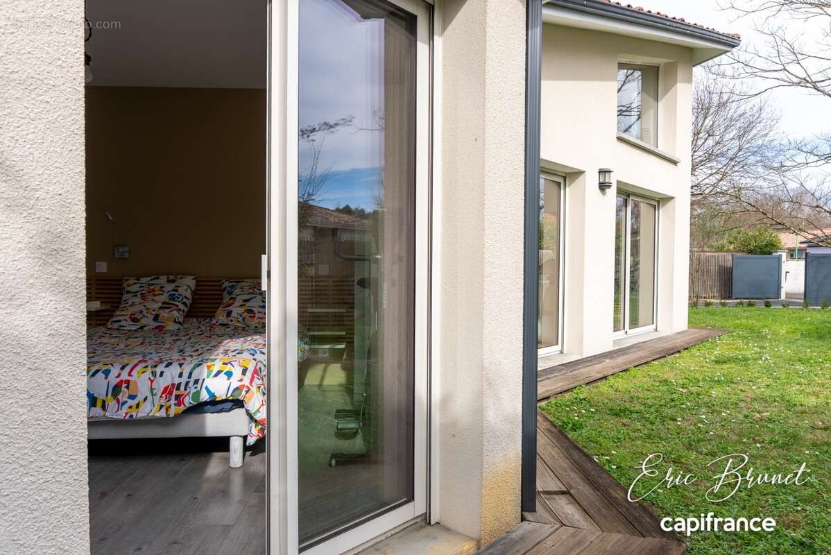 MIOS - Maison d'architecte aux prestations de qualité - 6 pieces avec garage et piscine - photo 19