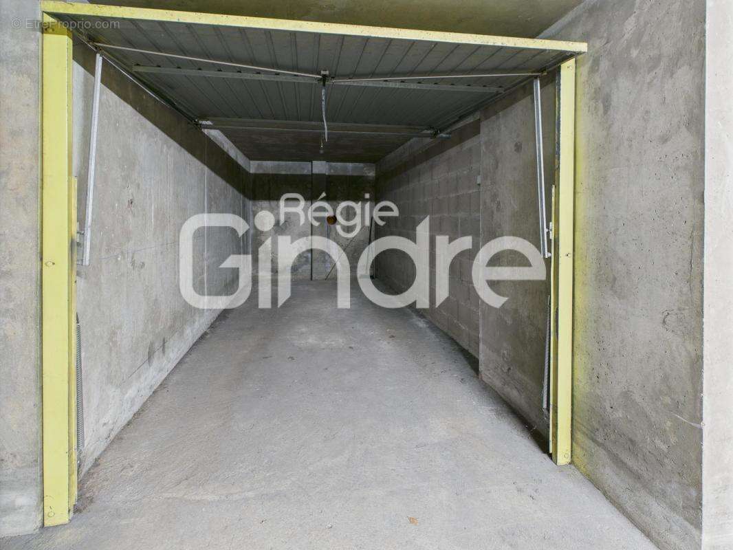 Parking à LYON-4E