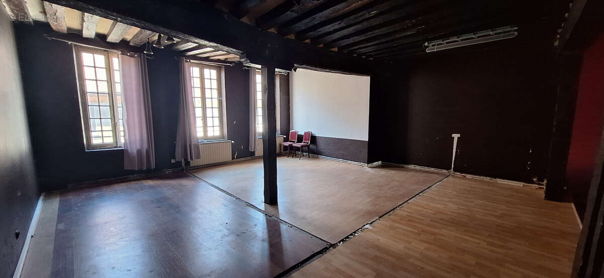 Commerce à SENS
