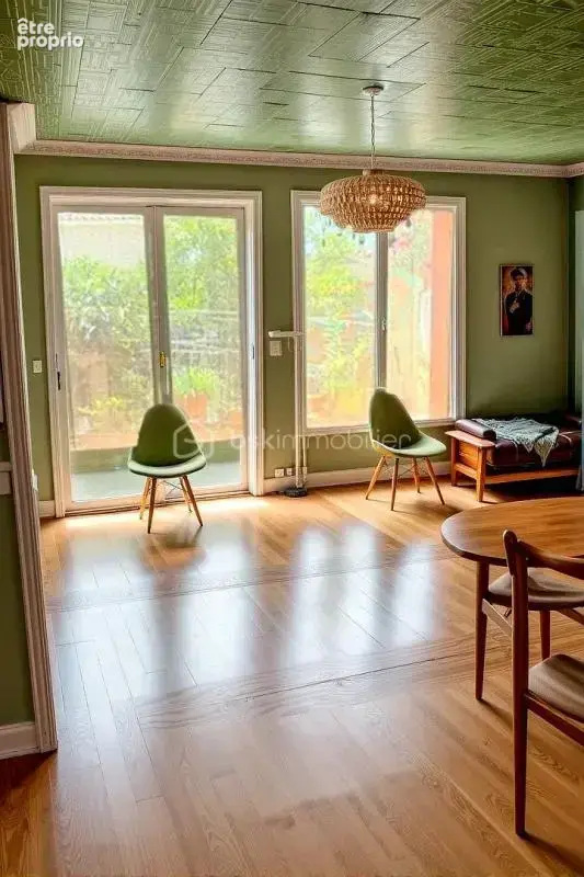 Au cœur du village, maison de caractère avec terrain de 384 m² - photo 2