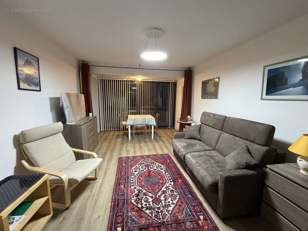 Appartement à EAUX-BONNES