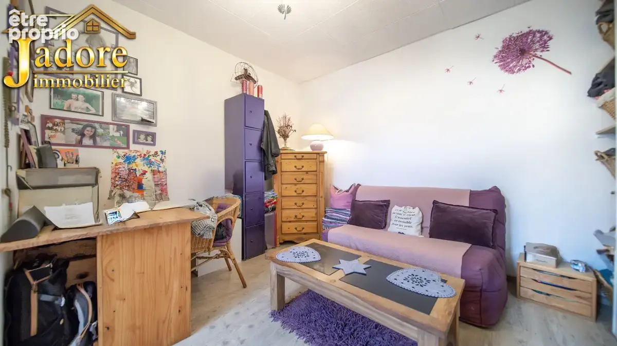 Immeuble + garages + annexes - photo 11