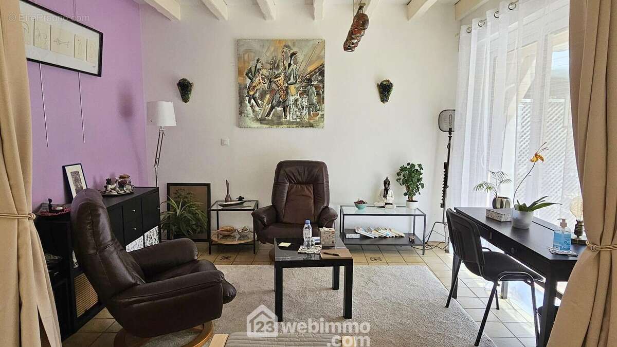 Au RDC, un bureau de 12 m² très lumineux. - Maison à MILLY-LA-FORET