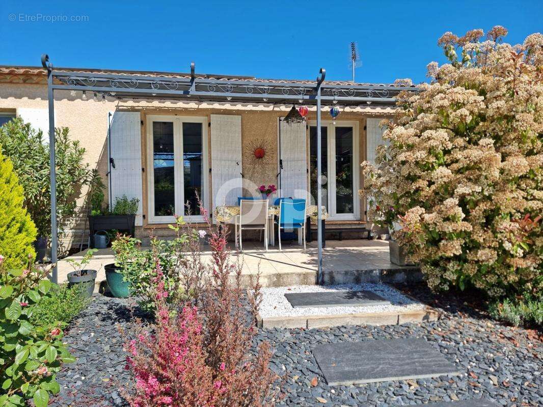 Villa de plain-pied, piscine et autonomie énergétique – st-julien-les-rosiers - photo 16
