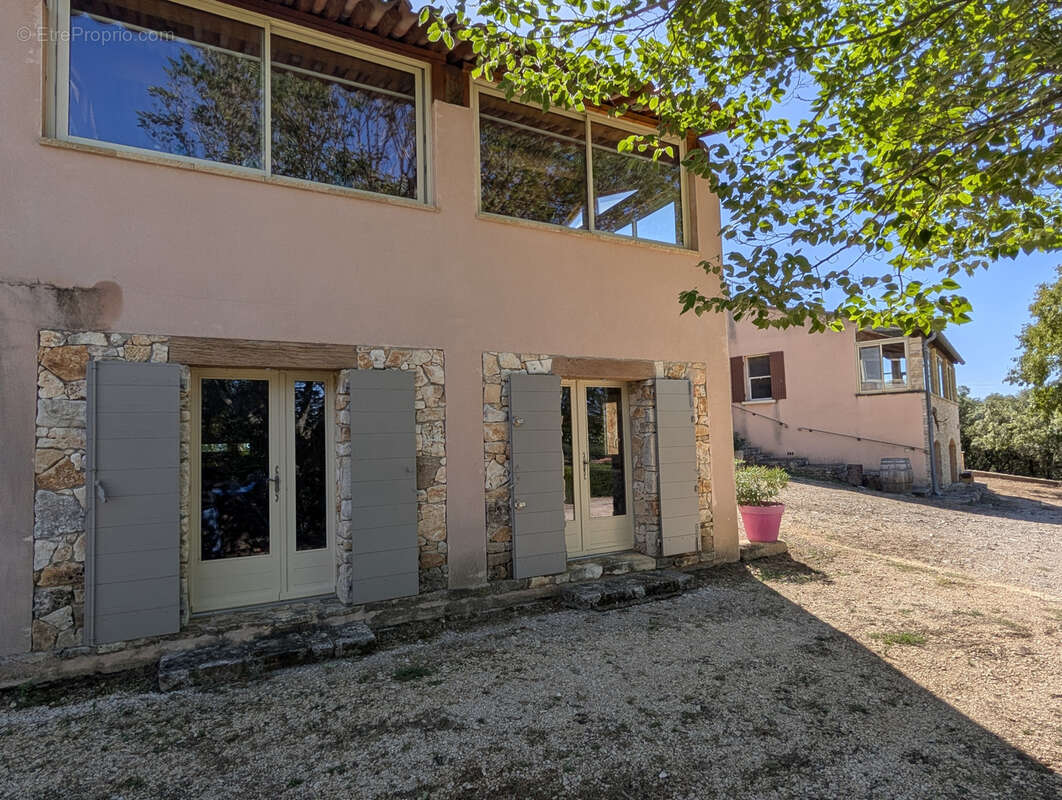 Maison à SAINT-SATURNIN-LES-APT